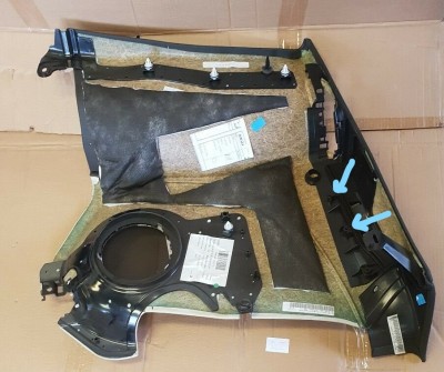 Screw recepticles arrowed.jpg