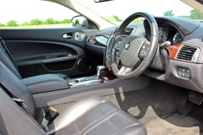 Photo 8 Interior.JPG