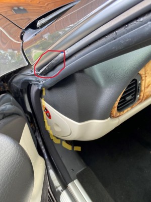 highlighted Near side Apillar door trim.jpg