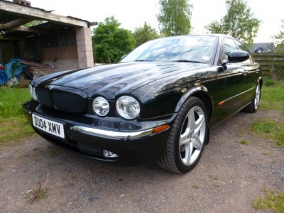 black xj8 2004 010.JPG