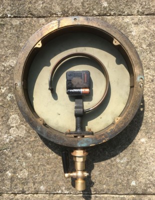 Quartz mechanism fitted.jpg